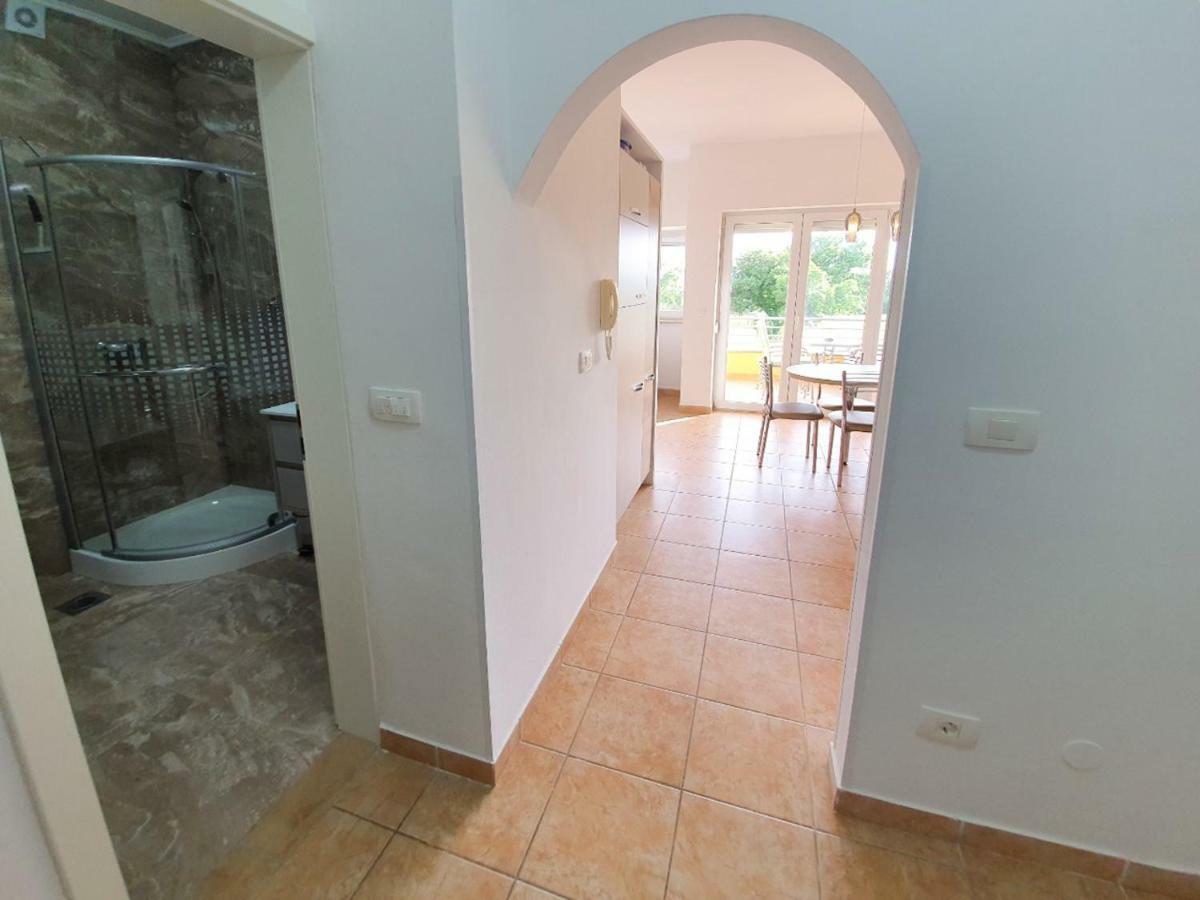 Lastovka Posesi Apartamento Medulin Exterior foto