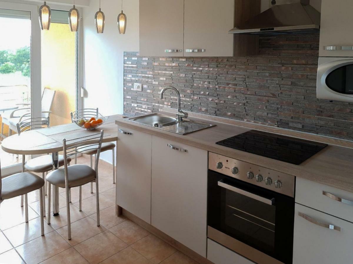 Lastovka Posesi Apartamento Medulin Exterior foto