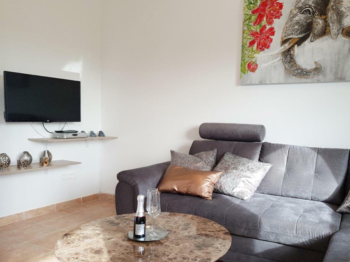 Lastovka Posesi Apartamento Medulin Exterior foto